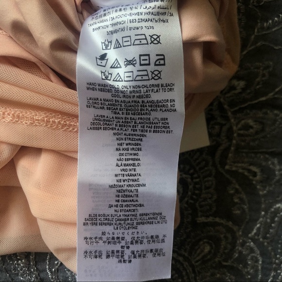 Guess Nude Colored Ruched Pencil Skirt - Picture 4 of 9